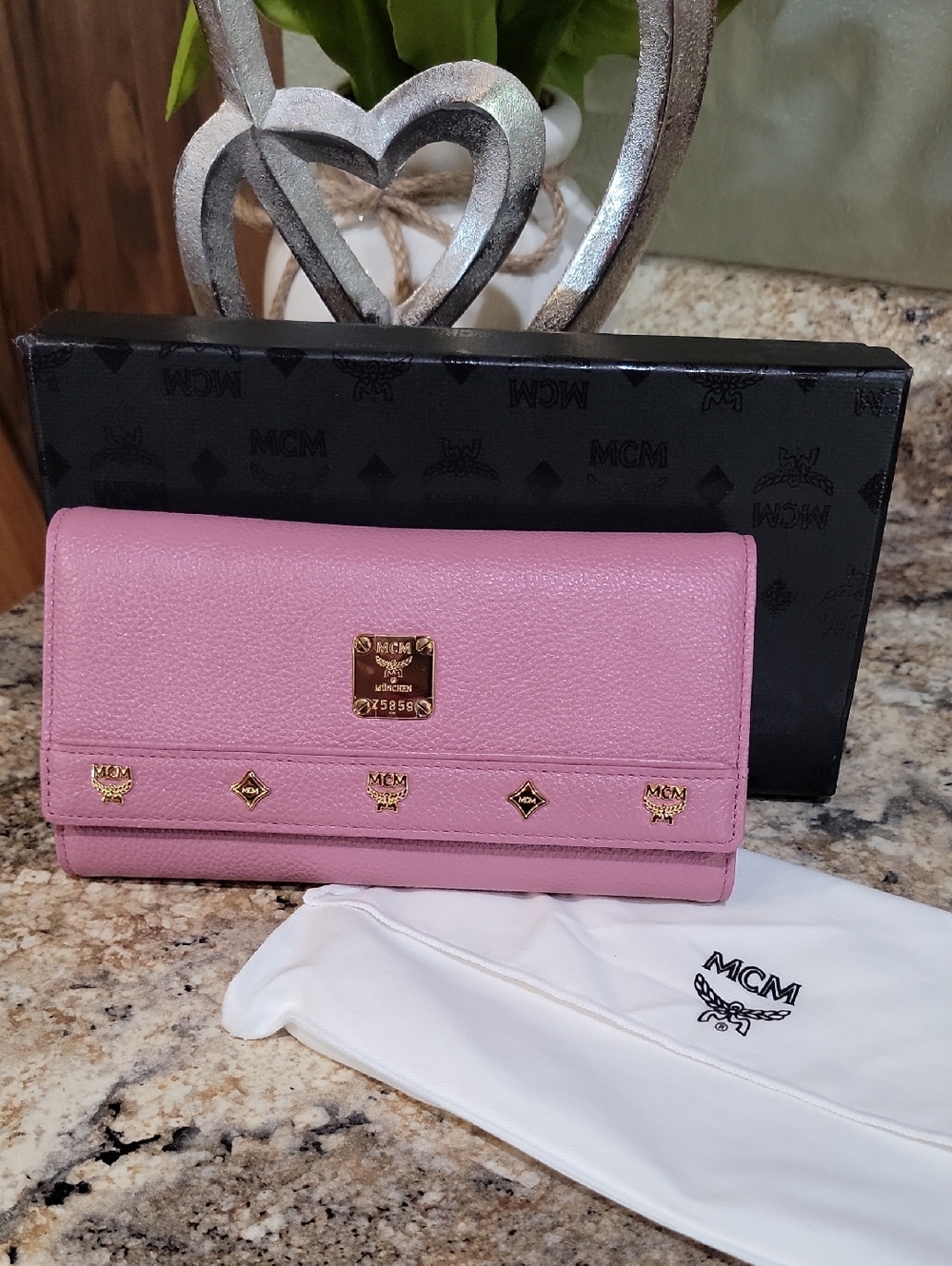 MCM NWOT Pink Wallet with Gold Accents FULL INCLUSSION - Picture 7 of 11